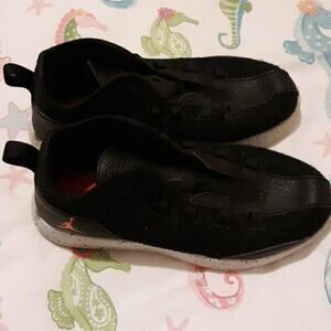 Boys Jordan Sneakers Size:1Y